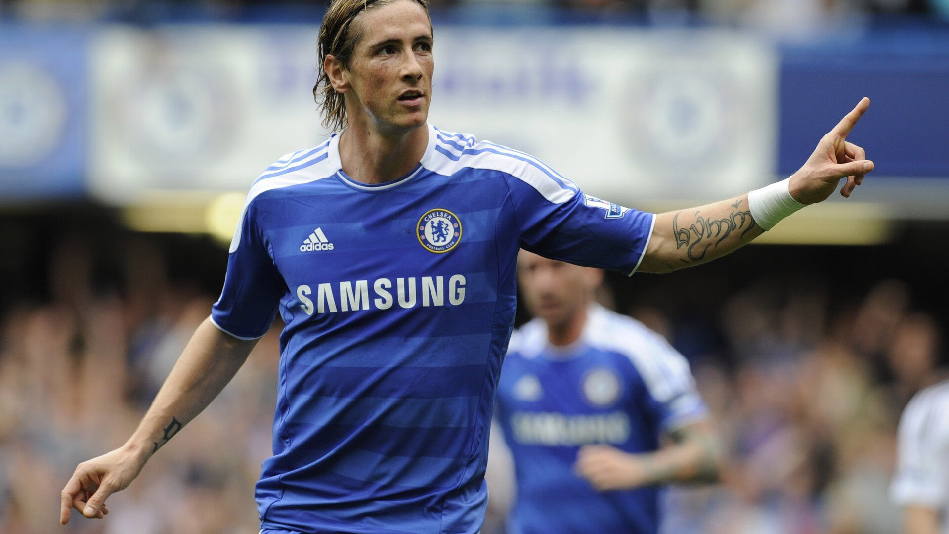 开云体育备用链接-德甲高速反击：瞬间突破防线的经典一刻，德甲速度排名