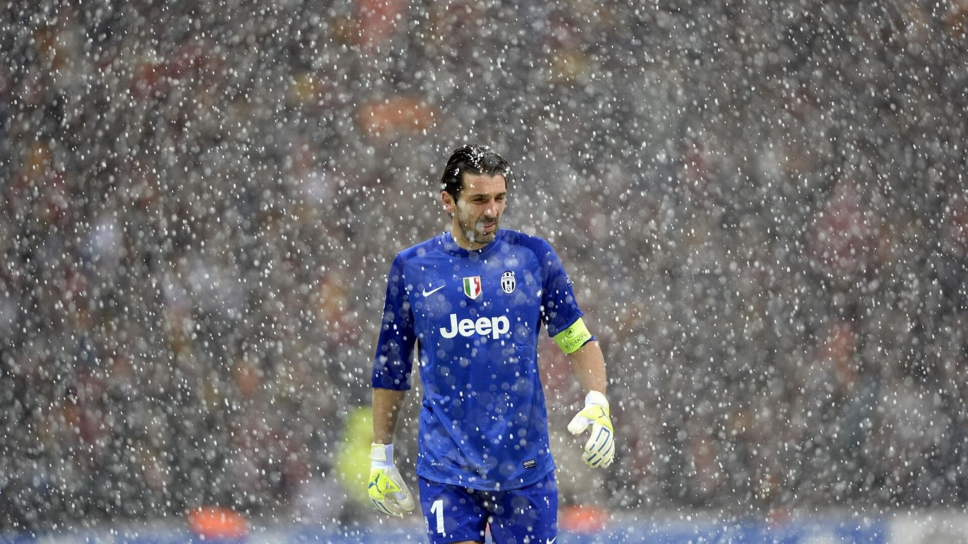 普劳德50米蝶泳夺牌时刻震撼全场，普劳德游泳