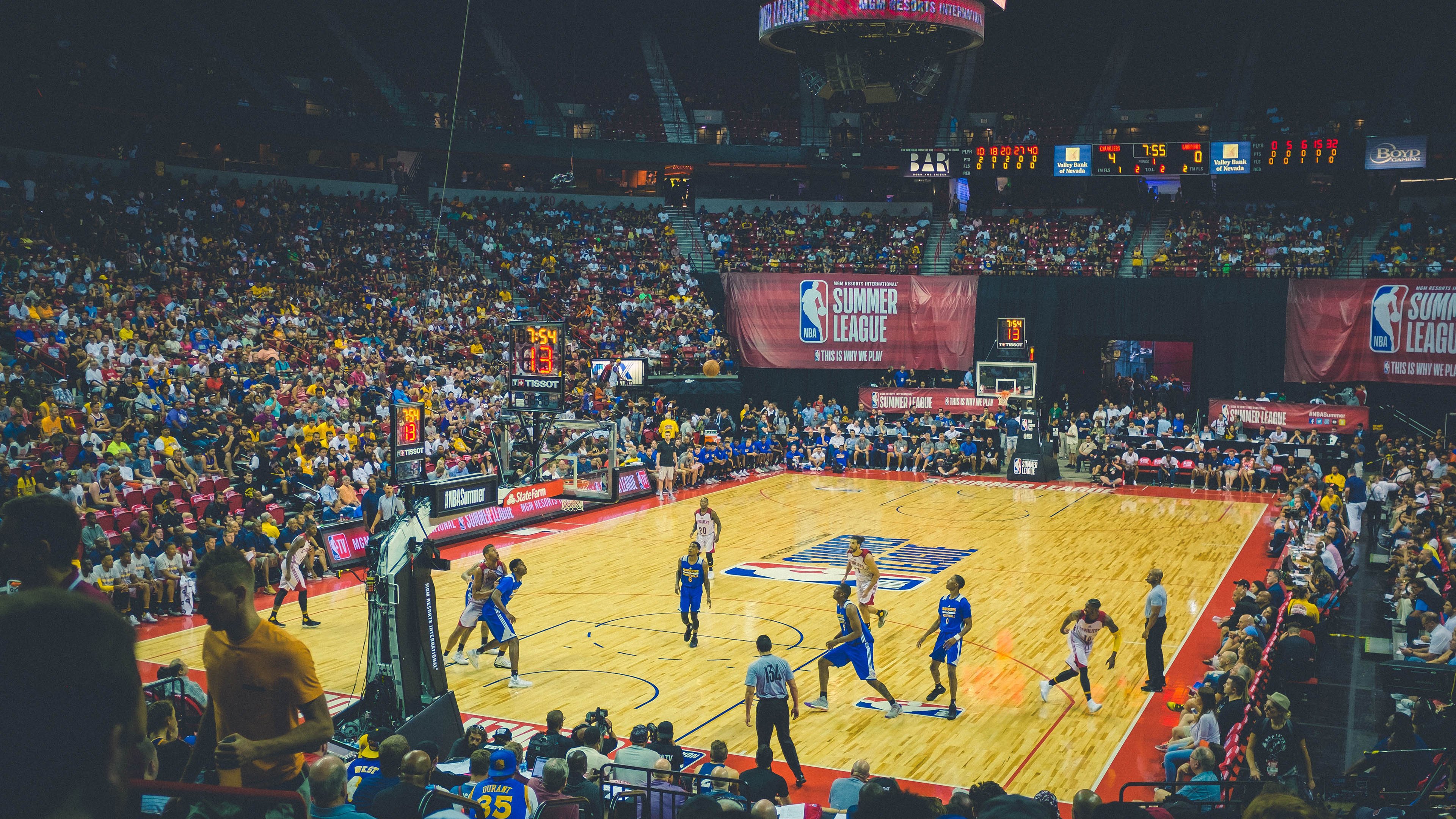 森林狼主场宣传主题聚焦团队共赢理念，森林狼拓展训练基地